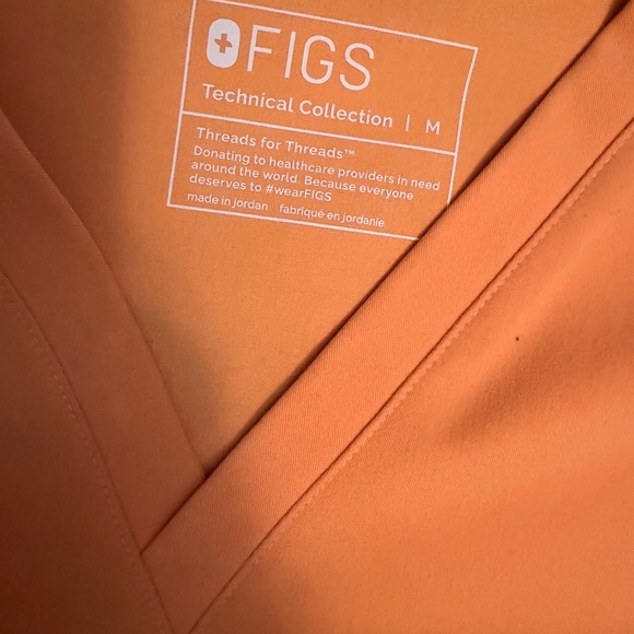 Figs Vibrant Orange Scrub set - Picture 2 of 6